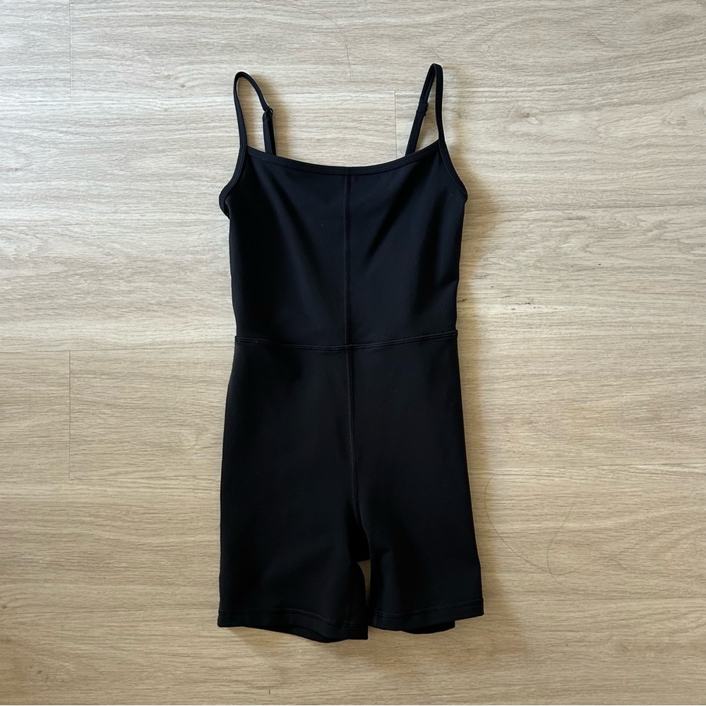 Aritzia Wilfred Free FREESTYLE 5" ROMPER